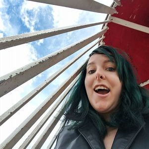 Meet your Posher, Crystal